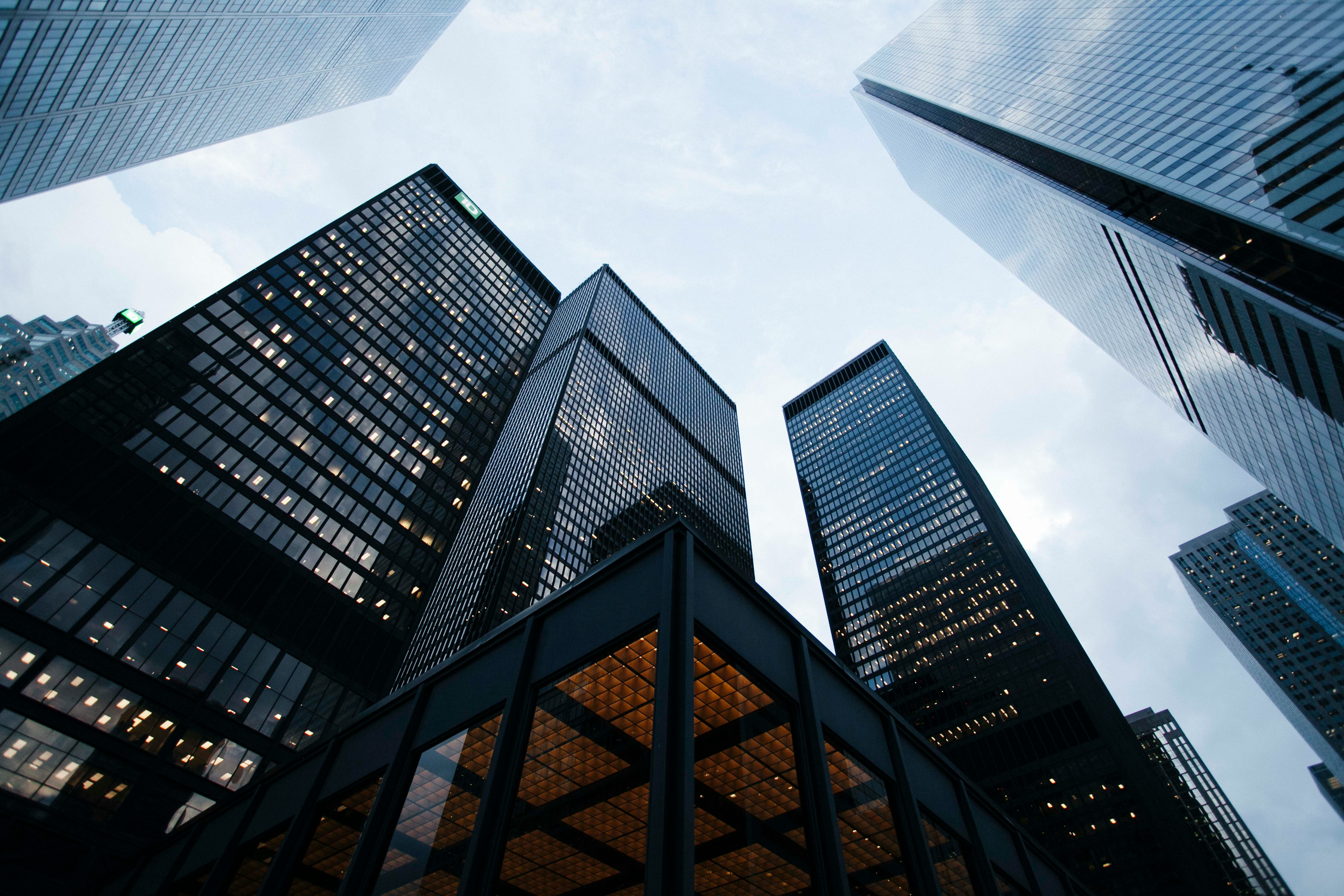 City buildings representing scam reporting